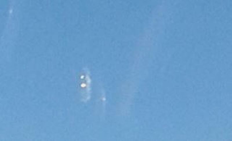 CUFOM. Foto ufo Benevento, purtroppo piena di riflessi e impurità, perchè scattata attraverso un vetro.
