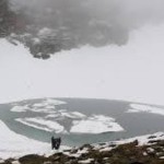 Himalaya, il mistero del lago degli scheletri