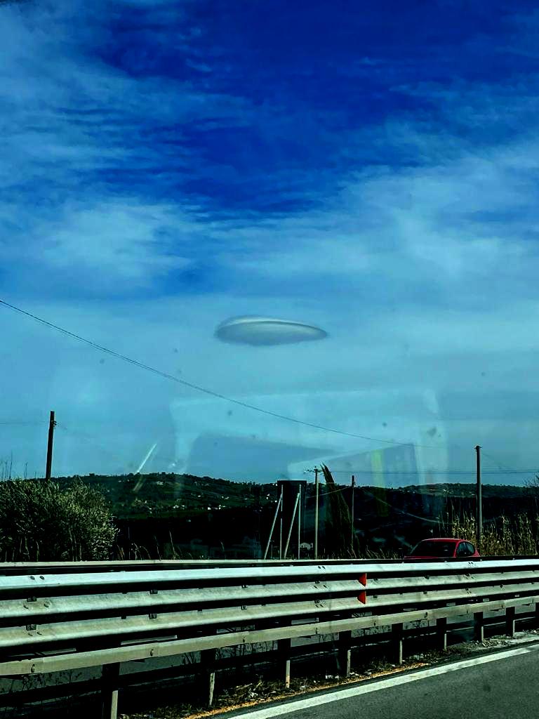 UFO SAN GIORGIO DEL SANNIO, 14.03.2023. Un'altra foto che non ha bisogno di commenti.