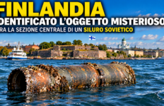 Ricostruzione illustrativa della sezione centrale di un siluro militare arrugginito che galleggia davanti alla costa di Helsinki, in Finlandia.
